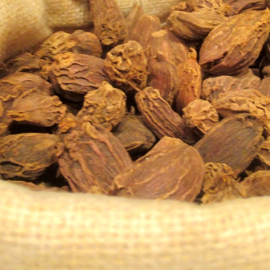 Large Cardamom (Alaichi), Whole — Spices & Agro Produce